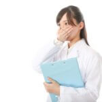 医療クラークの派遣社員として働いた時の正社員との壁